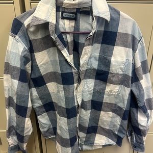 Liz wear plaid button down shirt